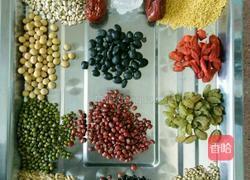 杂粮粥的做法图解1