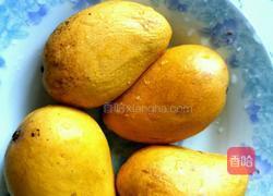 自制芒果酱的做法图解1