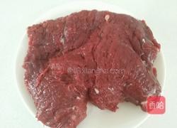 萝卜炖牛肉的做法图解1