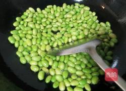 毛豆炒肉的做法图解3