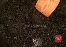 核桃黑芝麻糊的做法图解3