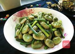 青蚕豆炒蒜苗的做法图解10