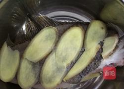 雪梨汁炖鱼的做法图解3