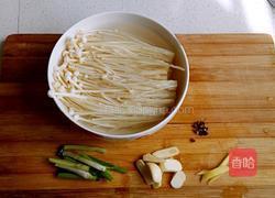 金针菇煮鲫鱼的做法图解5