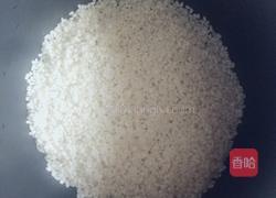 培根香肠煲仔饭的做法图解2