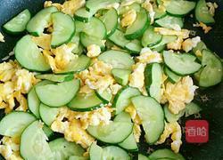 黄瓜火腿炒鸡蛋的做法图解5