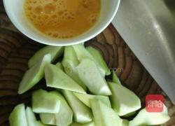 丝瓜鸡蛋汤的做法图解1