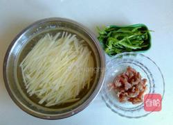 肉丝青椒炒土豆丝的做法图解1