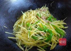 肉丝青椒炒土豆丝的做法图解7