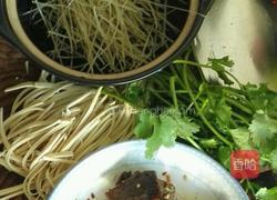 牛肉粉丝汤的做法图解1