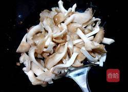 蘑菇炒鸡蛋的做法图解6