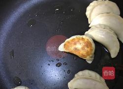 煎饺子的做法图解3