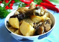 鸡肉炖土豆