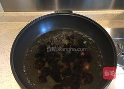 西兰花拌黑木耳的做法图解5