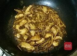 黄花菜烧肉的做法图解7