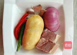 土豆洋葱炒腊肉的做法图解1