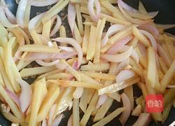 土豆洋葱炒腊肉的做法图解7