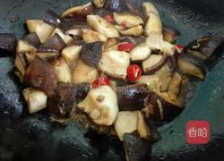 小炒辣椒蘑菇的做法图解3