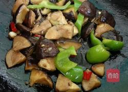 小炒辣椒蘑菇的做法图解6