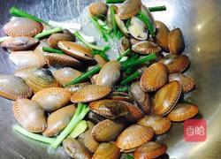 酱爆腰蛤的做法图解3