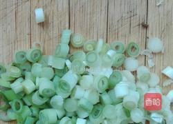 猪肉槐花陷饺子的做法图解4