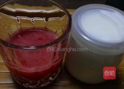 草莓酸奶昔的做法图解3