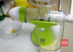 菠萝苹果香蕉汁的做法图解3