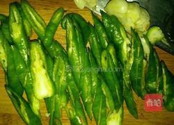 青椒炒木耳的做法图解2