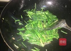 虾皮韭菜炒鸡蛋的做法图解4