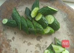 鸡蛋炒黄瓜的做法图解1