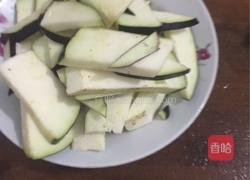 茄子炒肉的做法图解2