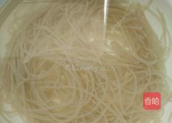 韭菜包子的做法图解1