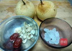 冰糖炖梨的做法图解1