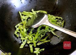 青椒苦瓜炒肉的做法图解9