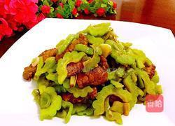 青椒苦瓜炒肉的做法图解11