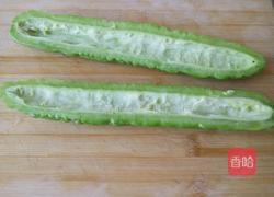 糖醋苦瓜的做法图解1