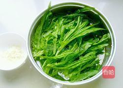 清炒莴笋叶的做法图解1
