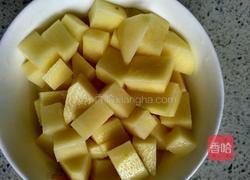 番茄牛肉炖土豆的做法图解2