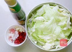 手撕包心菜的做法图解1