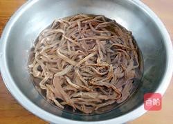 肉炒萝卜干的做法图解2