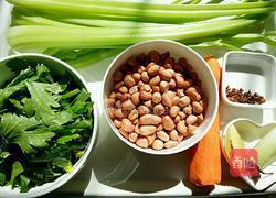 芹菜花生米的做法图解1