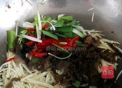 茭白木耳炒肉的做法图解3