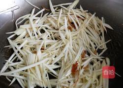 茭白木耳炒肉的做法图解2