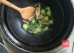 鲜菇炒白菜心的做法图解8