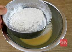 低糖葡萄干蛋糕卷的做法图解9