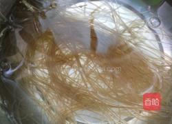 卷心菜炒粉丝的做法图解1