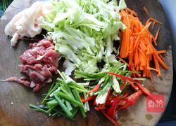 卷心菜炒粉丝的做法图解2