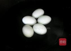 红烧鸡蛋的做法图解1