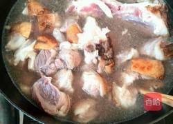 冰糖红烧肘子的做法图解3