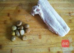 栗子红烧肉的做法图解1